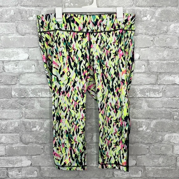 Ideology Printed Cropped Leggings Rapid Fire - Picture 1 of 4